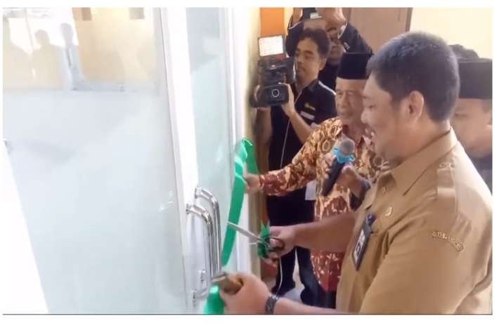 Peresmian UKS SMAN 1 Rejotangan oleh Kepala Cabang Dinas Pendidikan